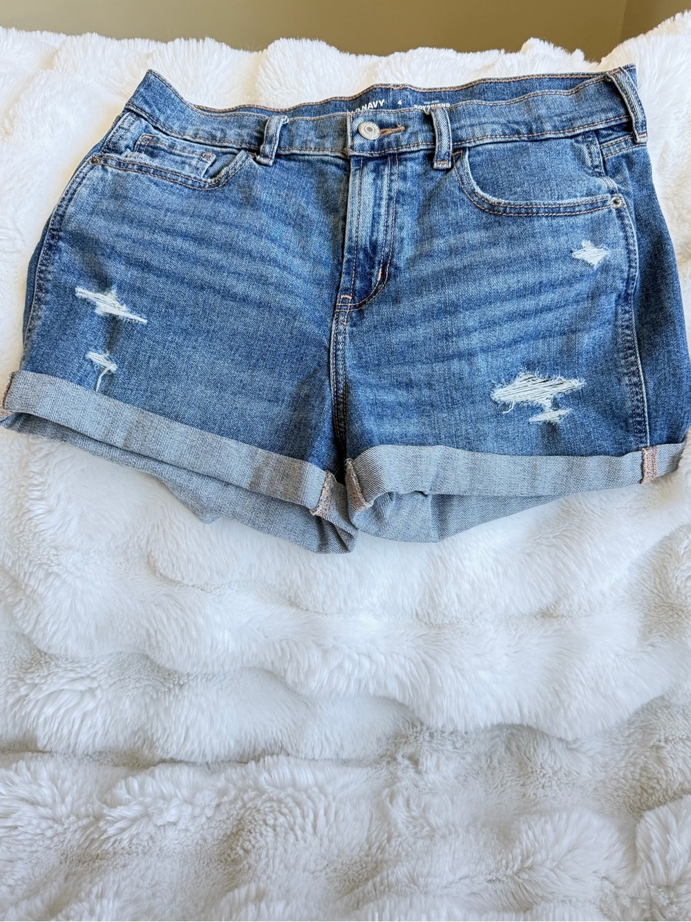 Old Navy Medium Distressed Cuffed Denim Shorts Boyfriend Size 4